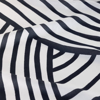 Svall (波) 風呂敷 & レザーストラップセット