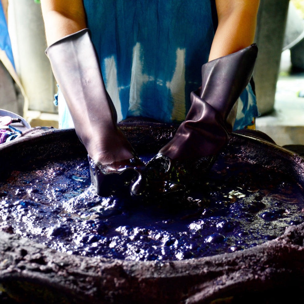 Indigo dye "Sugi" 18 cm wood plate