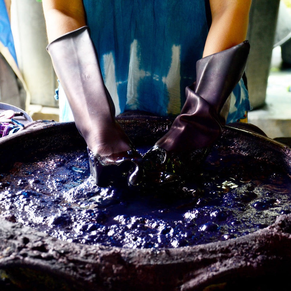 Partially stained Indigo dye "Sugi"  20cm wood plate