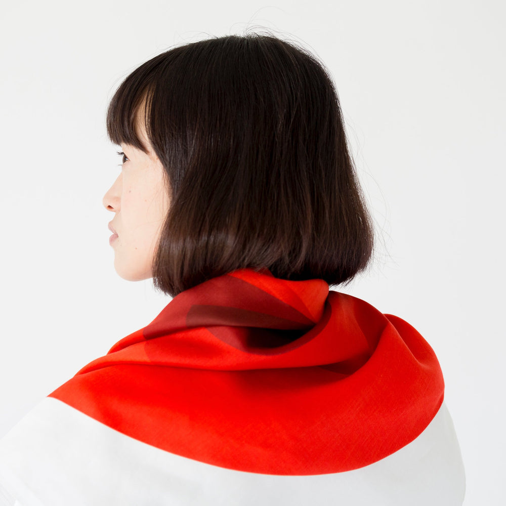 “Arcs” furoshiki textile in white and red