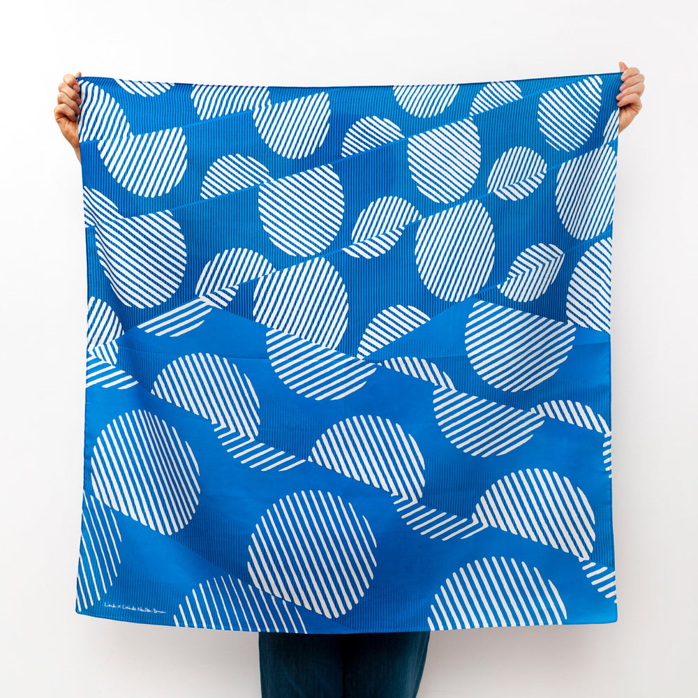 “Dots” furoshiki textile in blue and cream